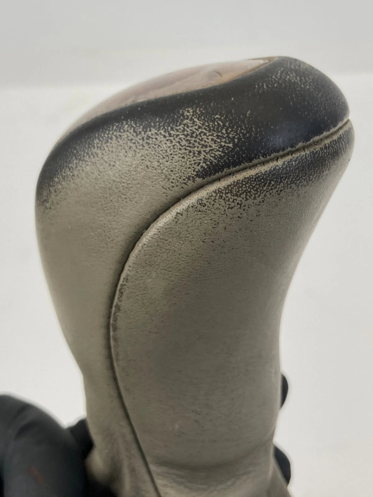 03-06 MERCEDES-BENZ E500 AT GEAR SHIFTER KNOB TRIM BEZEL W/AIR SUSPENSION SWITCH