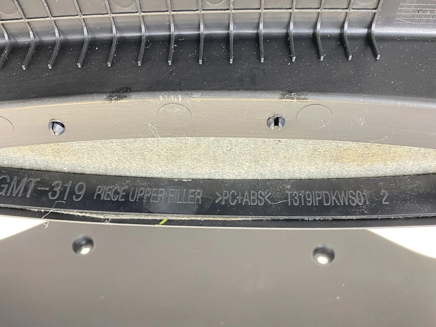 2008-2010 SATURN VUE CLUSTER UPPER COLUMN COVER TRIM SURROUND TRIM 96661640 OEM