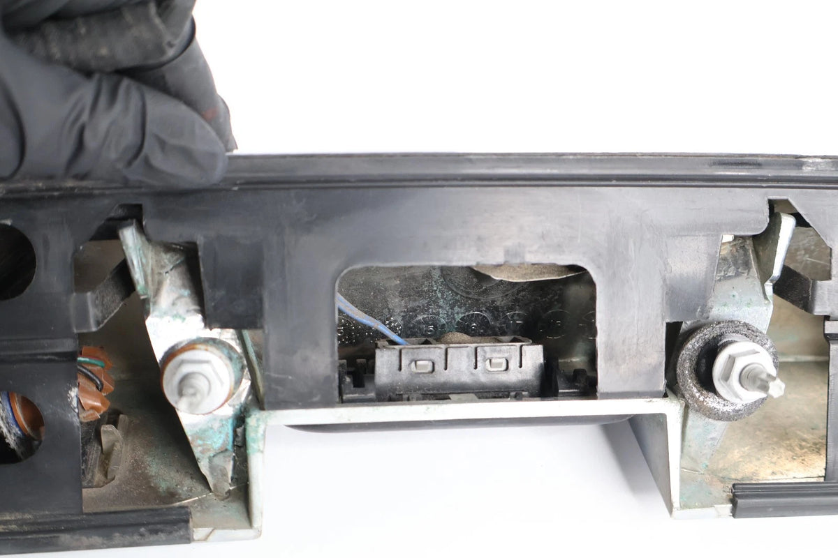 2010-2015 CHEVY EQUINOX TRUNK LIFTGATE CHROME TRIM MOLDING W/O CAMERA 22869810