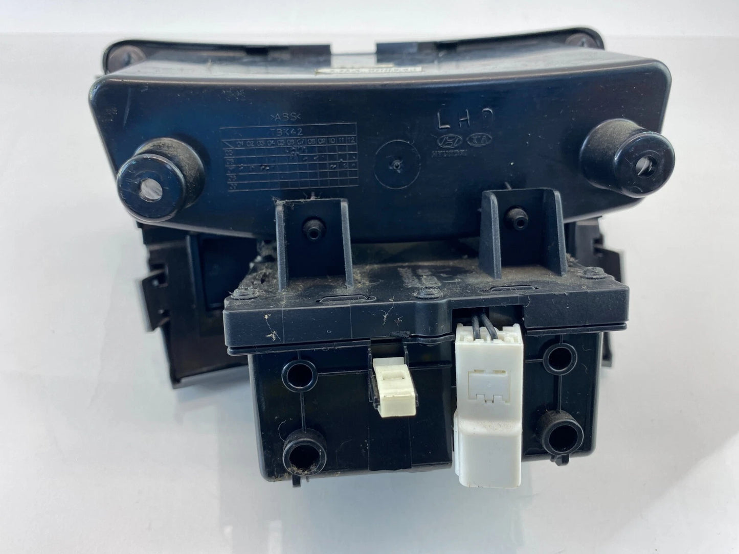 2007-2010 HYUNDAI ELANTRA SEDAN CENTER DASH STORAGE TRAY COMPARTMENT TRIM PANEL