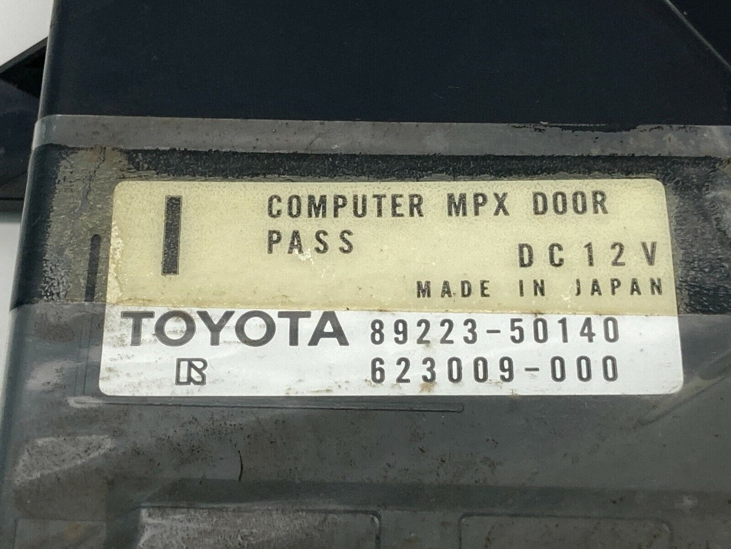 1998-2000 Lexus LS400 Front Right Door Multiplex Network Module 89223-50140 OEM