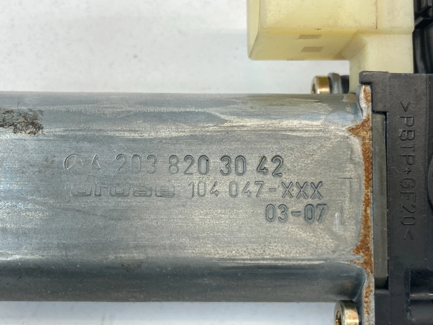 2001-2005 MERCEDES-BENZ C320 REAR RIGHT SIDE DOOR WINDOW MOTOR RR RH A2038203042