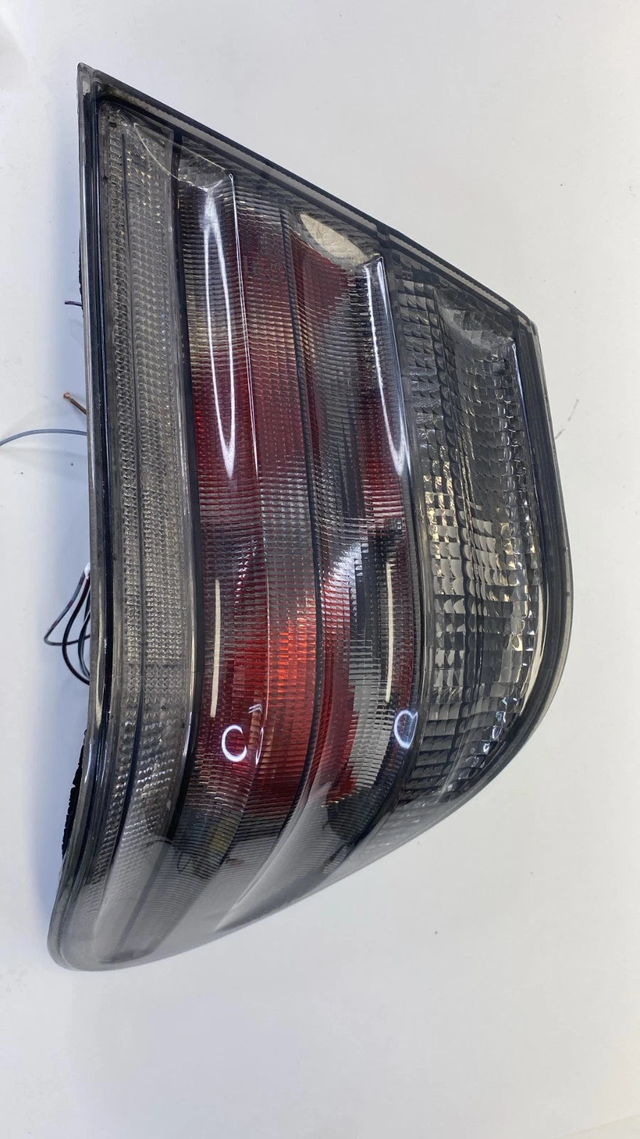 1998 1999 MERCEDES-BENZ E430 TAIL LIGHT LAMP RIGHT SIDE OUTER AFTERMARKET