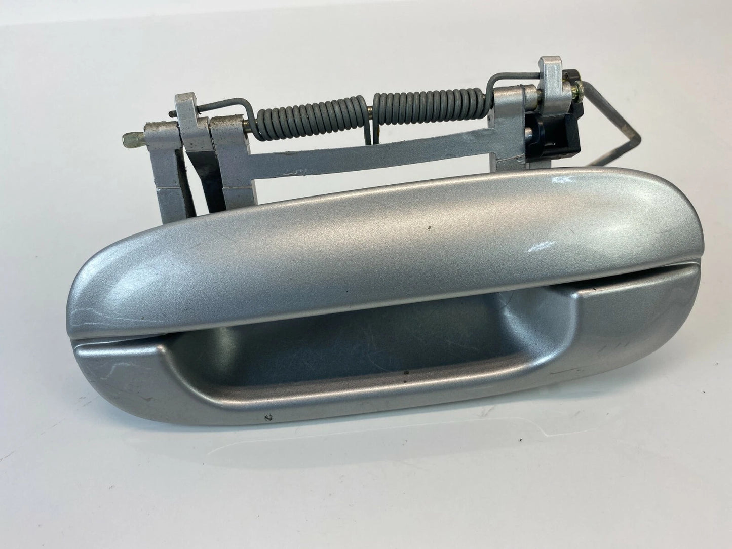 03-07 CADILLAC CTS REAR LEFT OUTER EXTERIOR DOOR HANDLE ASSEMBLY 25753678 OEM