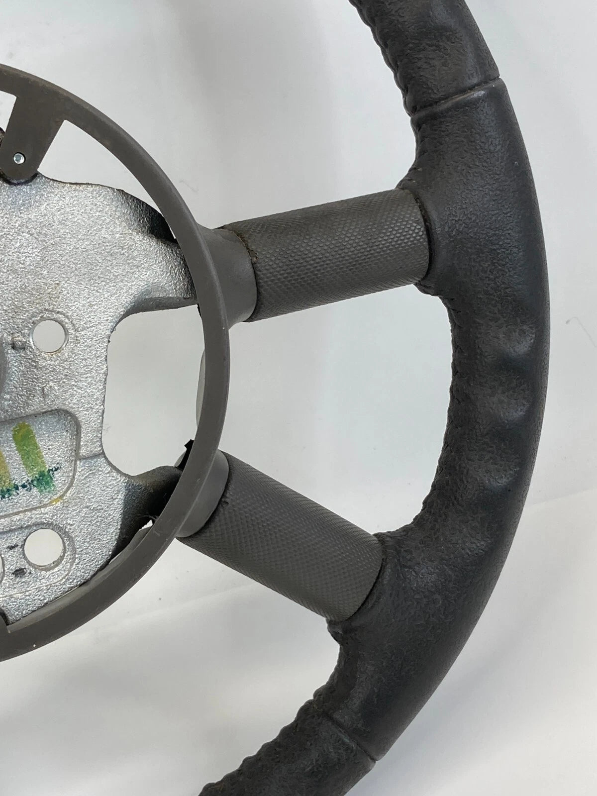 2001 2002 CHRYSLER PT CRUISER BLACK LEATHER STEERING WHEEL WITHOUT CONTROLS OEM