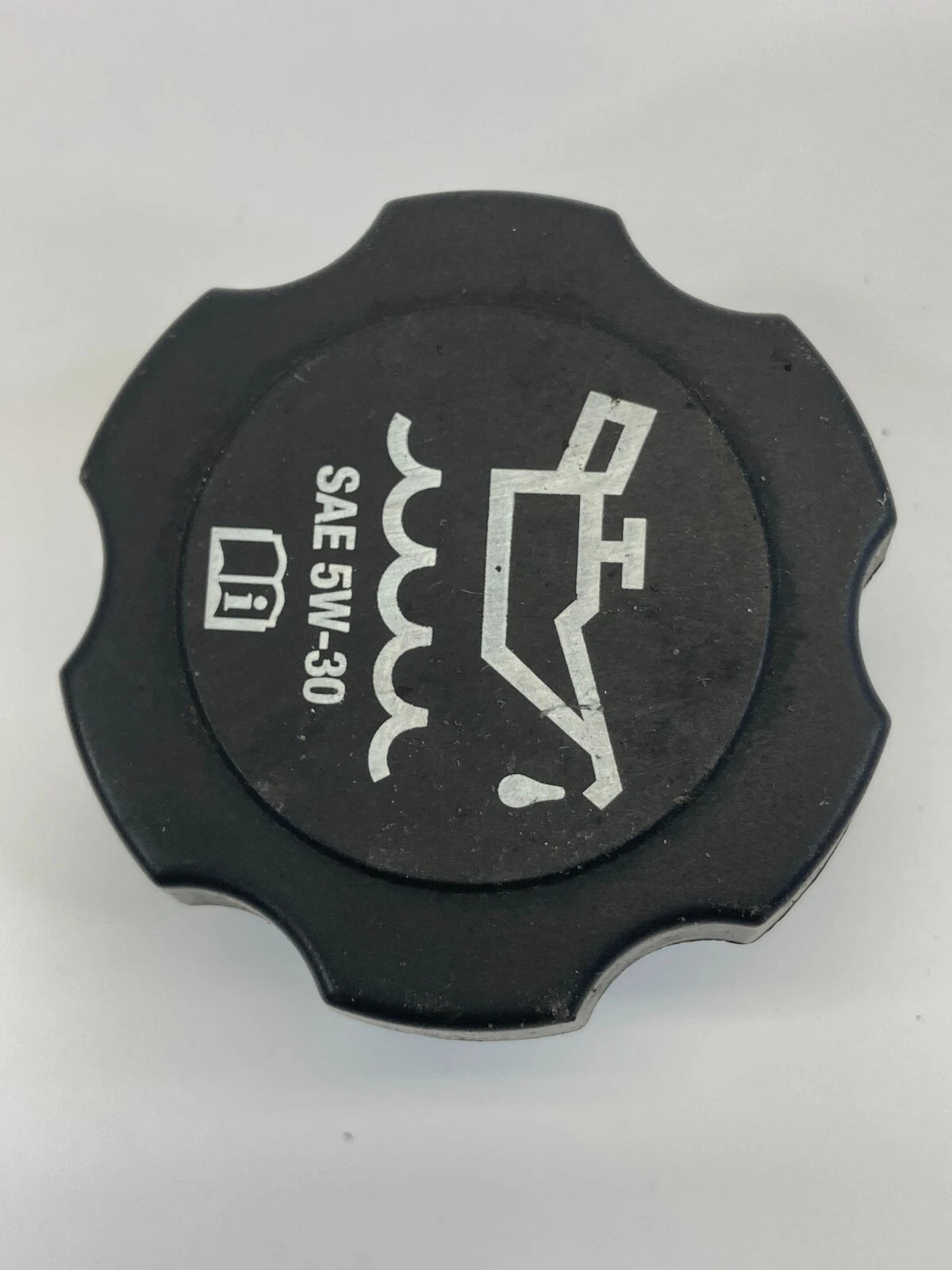 1999 2000 CADILLAC ESCALADE 5.7L V8 A/T ENGINE OIL FILLER CAP LID TOP COVER OEM