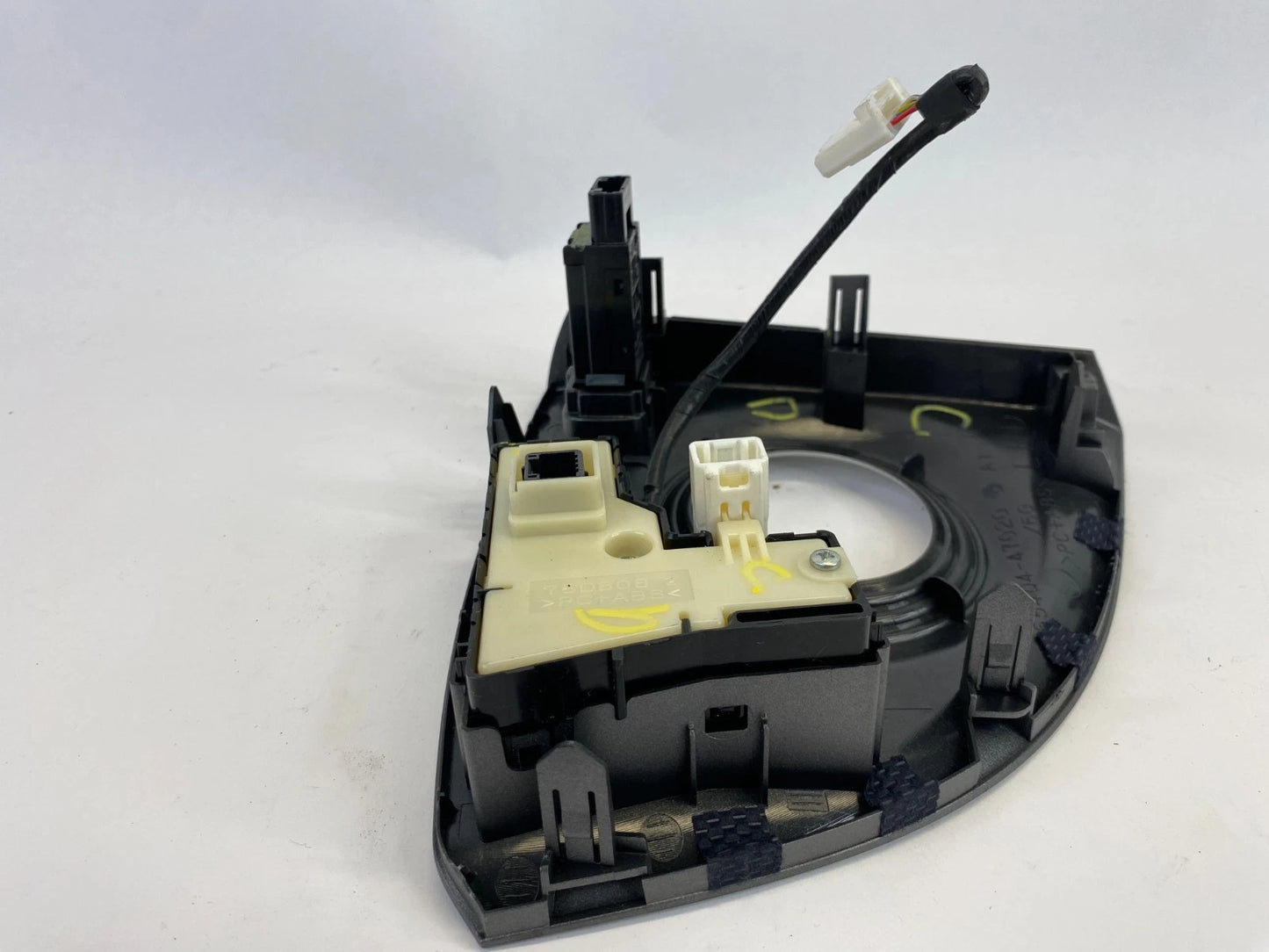 10-15 TOYOTA PRIUS 1.8L GEAR SHIFTER TRIM PANEL BEZEL W/ SWITCH 55404-47020 OEM