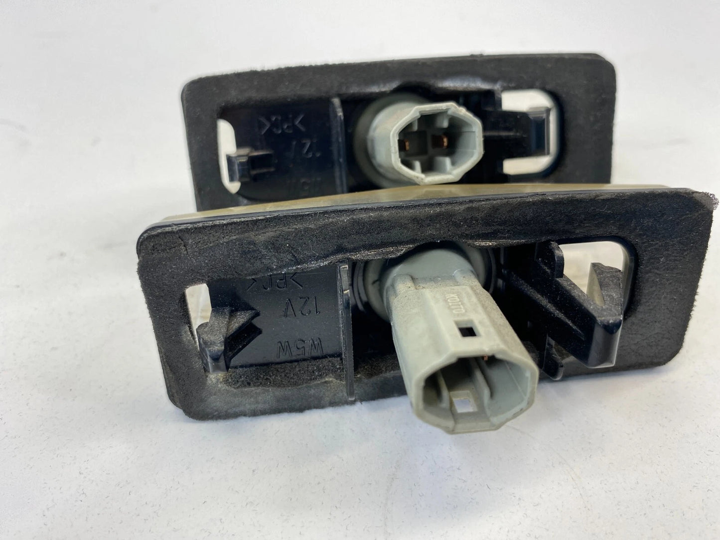 2004-2015 TOYOTA PRIUS REAR TRUNK LEFT RIGHT LICENSE PLATE LIGHT LAMP PAIR SET