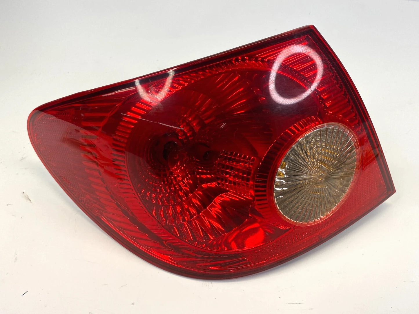 2005-2008 TOYOTA COROLLA SEDAN REAR LEFT LH OUTER SIDE TAILLIGHT TAIL LAMP OEM