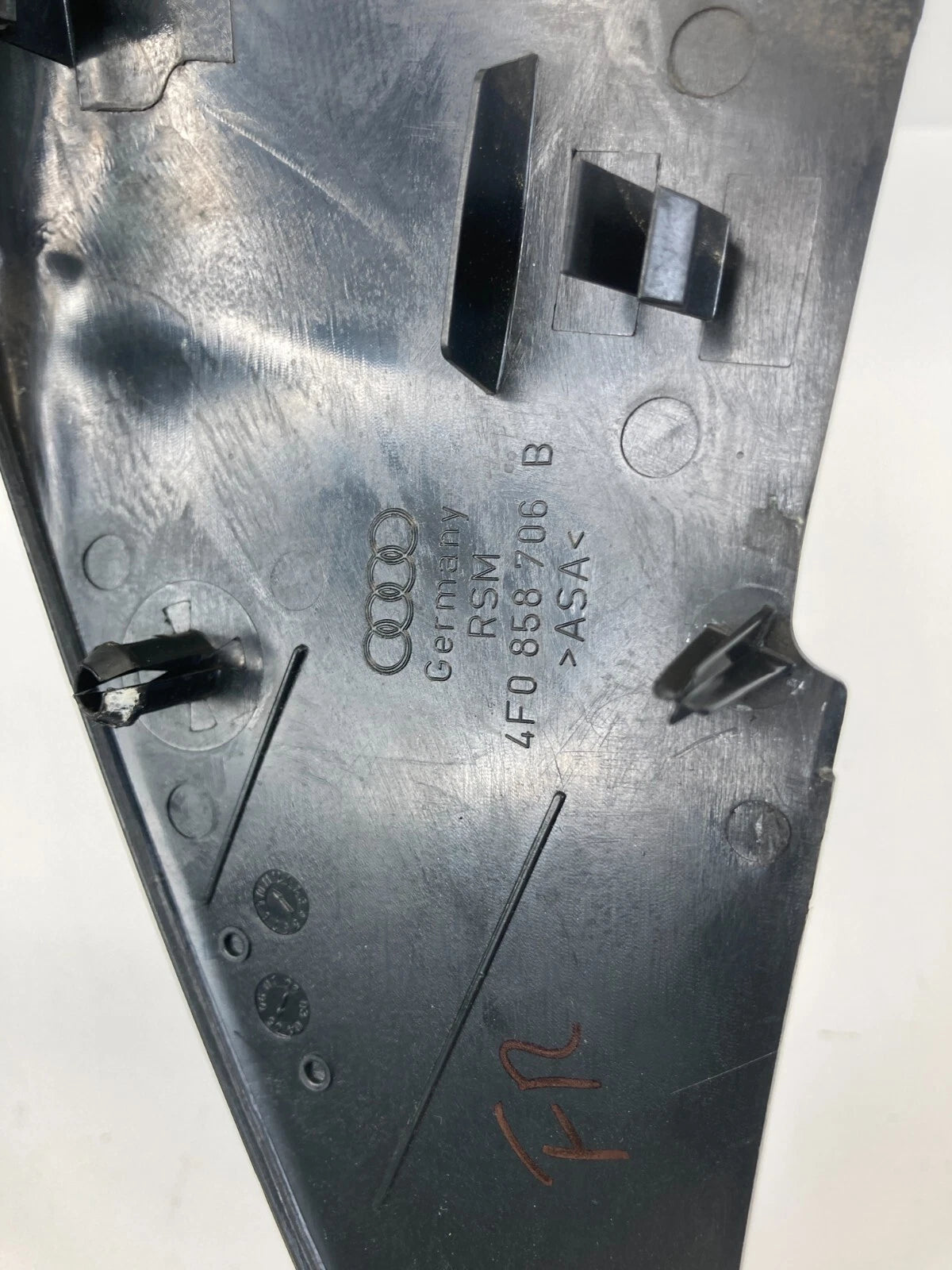 2006-2011 AUDI A6 FRONT RIGHT INTERIOR DOOR CORNER COVER TRIM 4F0-858-706-B