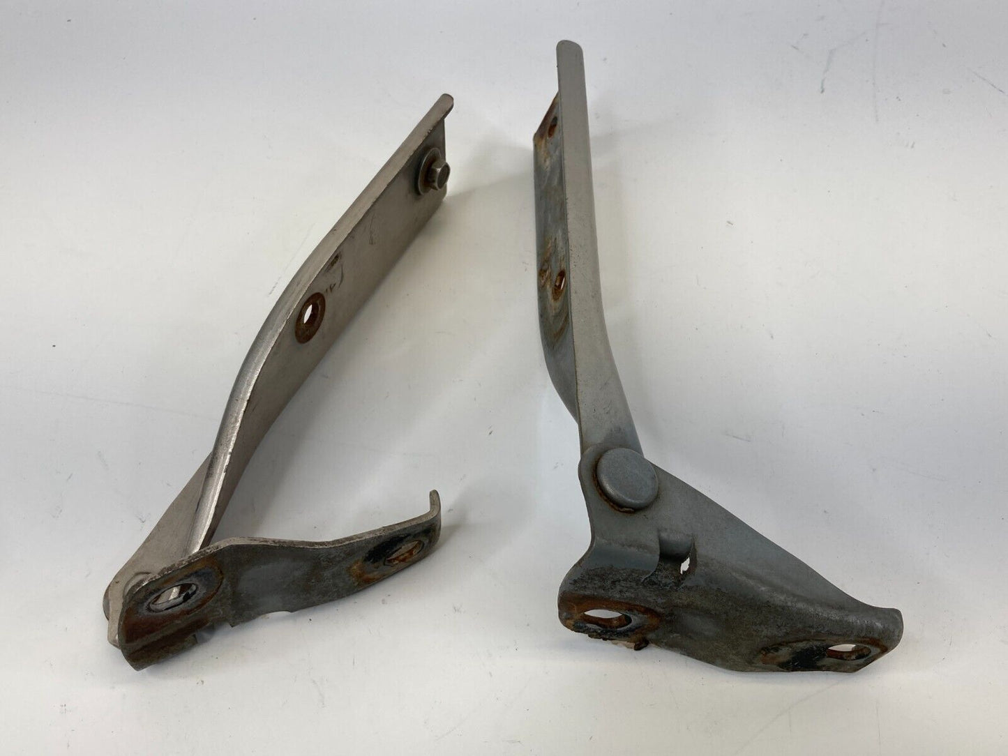 99 00 01 02 03 04 Acura RL Front Hood Bonnet Hinge Bracket Pair Set OEM