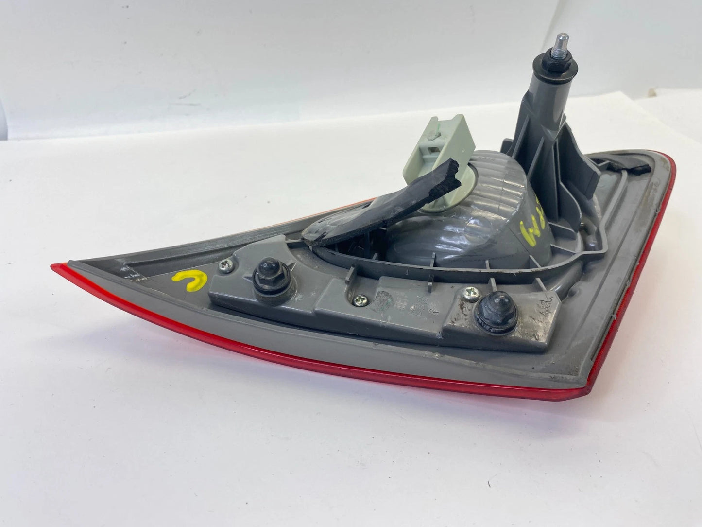 2008-2013 NISSAN ROGUE RIGHT PASSENGER TRUNK LID INNER TAIL LAMP TAILLIGHT