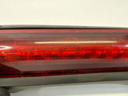 2000-2006 CHEVROLET TAHOE REAR 3RD THIRD BRAKE LIGHT STOP LAMP ASSY 15170955 OEM