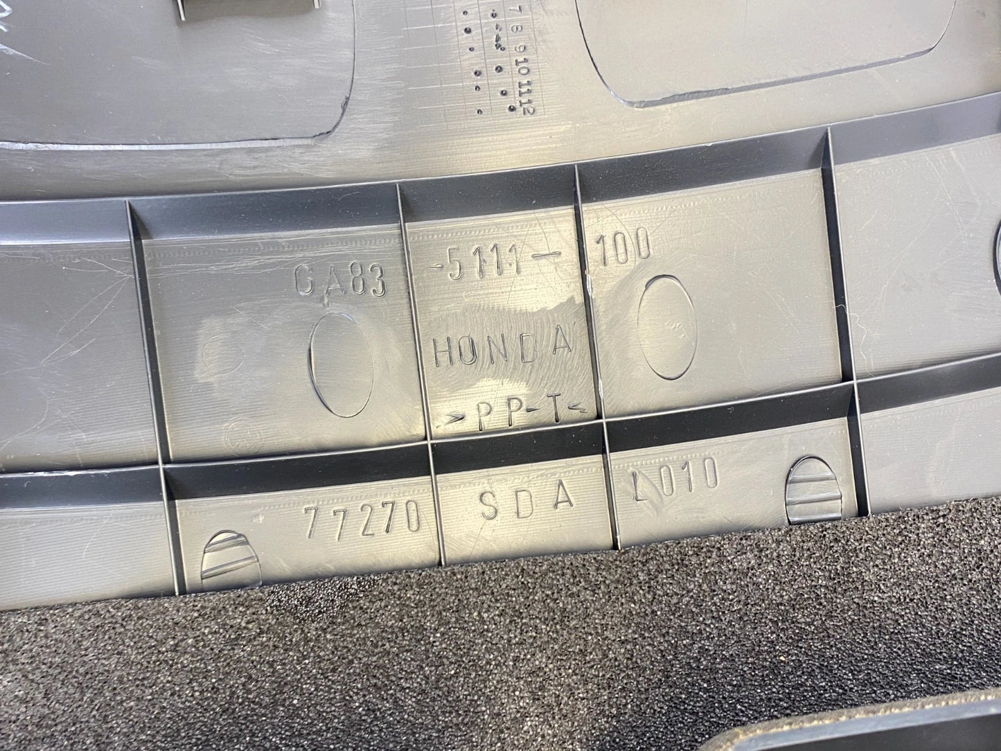 2003-2007 HONDA ACCORD CENTER DASH BEZEL AIR VENT & HAZARD SWITCH 77270-SDA-L010