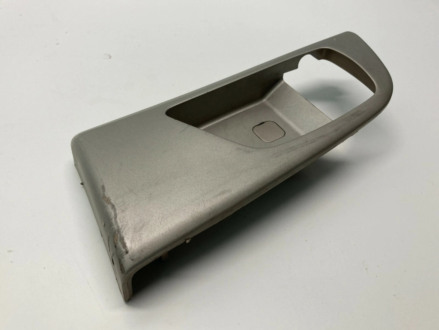 06-08 KIA OPTIMA REAR RIGHT INNER DOOR HANDLE COVER BEZEL TRIM 83621-2G000 OEM