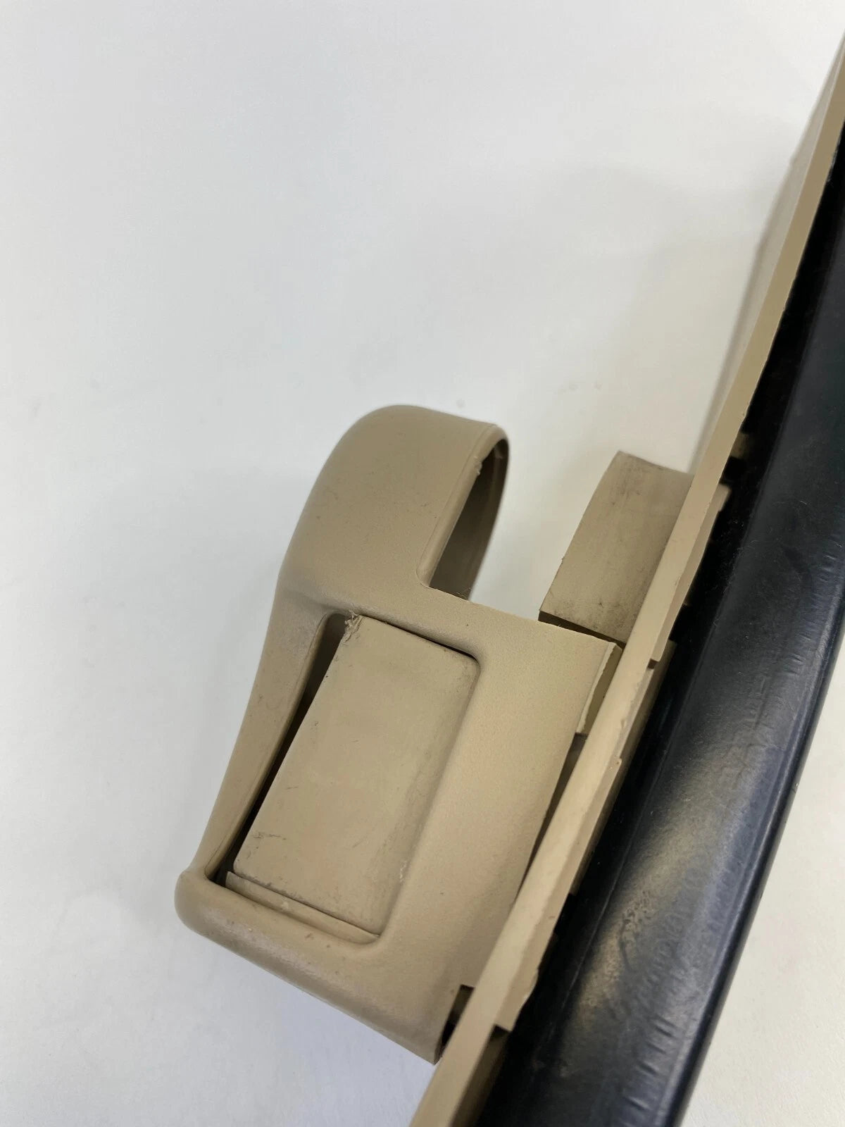 03-07 HONDA ACCORD SEDAN FRONT RIGHT PASSENGER SEAT BELT HEIGHT ADJUSTER OEM