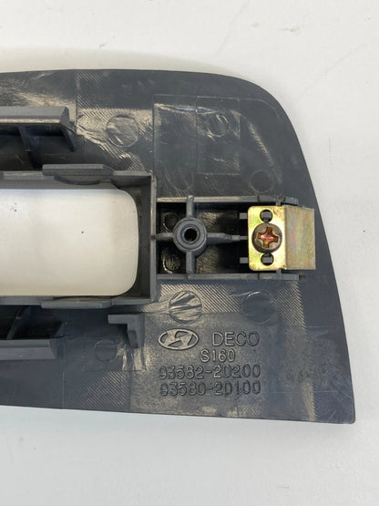 2001-2006 HYUNDAI ELANTRA REAR RIGHT SIDE WINDOW SWITCH COVER TRIM 93582-2D200