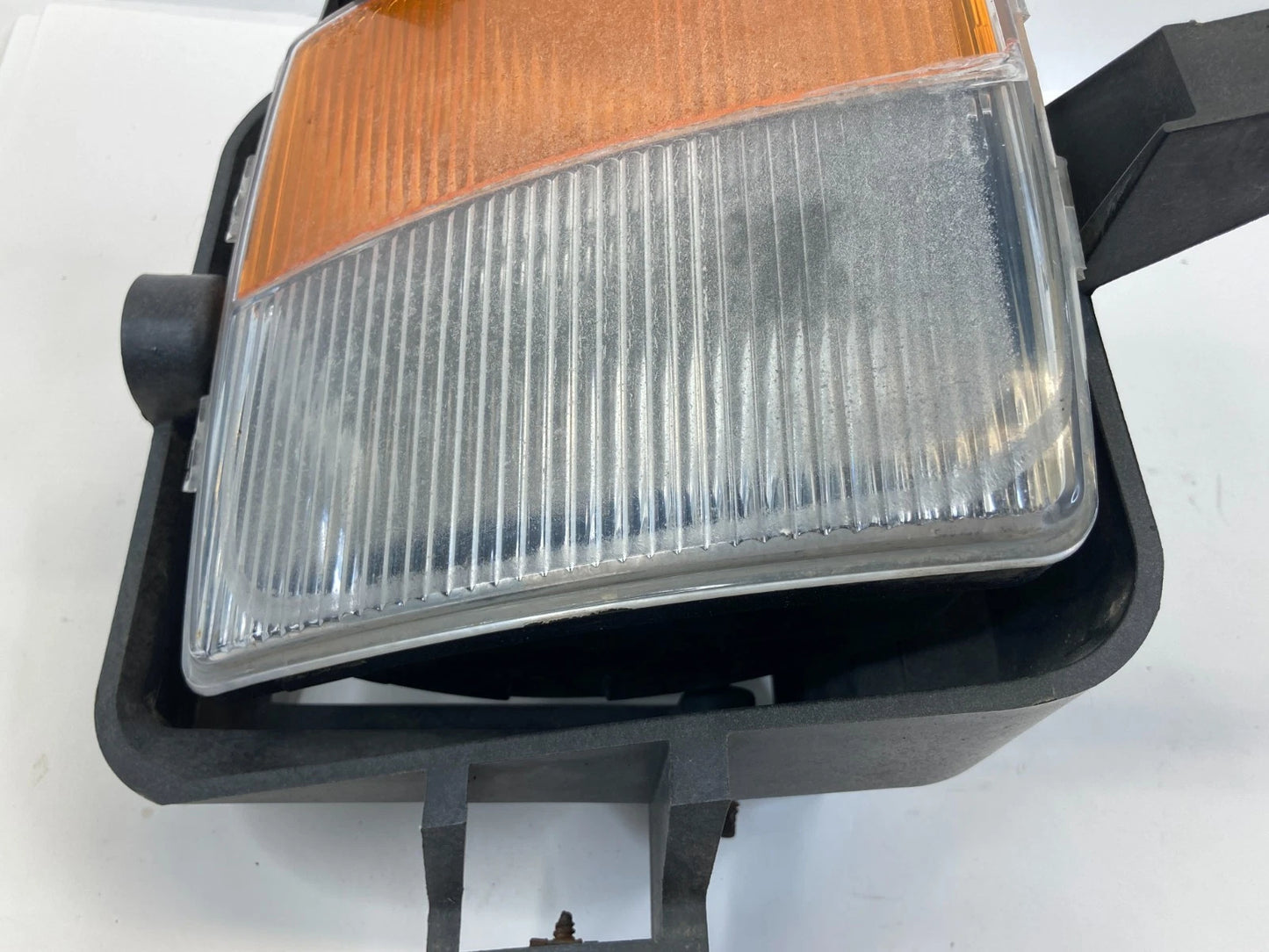 2003-2007 CADILLAC CTS FRONT RIGHT PASSENGER FOG & PARK TURN SIGNAL LIGHT LAMP