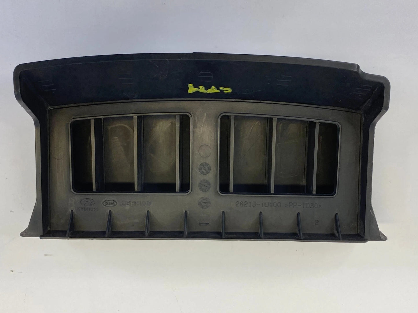 2011-2015 KIA SORENTO 3.3L AIR CLEANER INTAKE DUCT SHIELD COVER OEM 28213-1U100