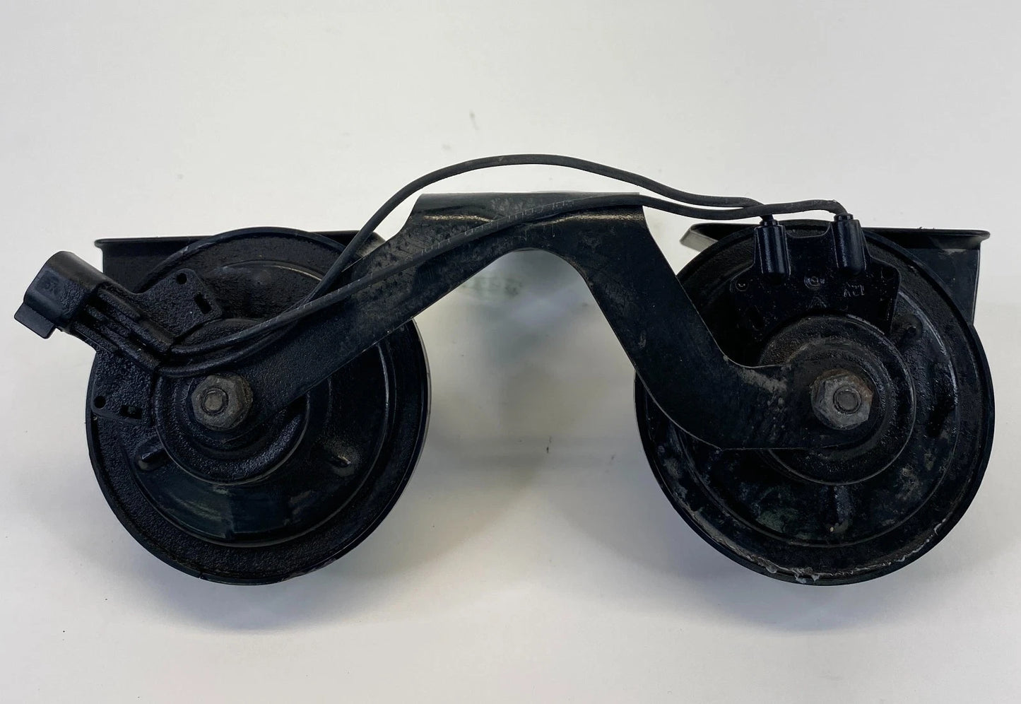 2016-2019 FORD INTERCEPTOR UTILITY LEVEL 2 DUAL NOTE HORN & MOUNTING BRACKET OEM