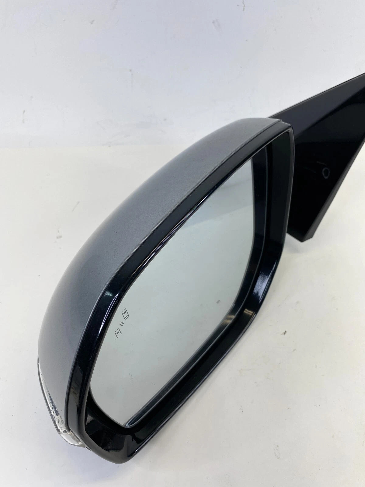 2013-2016 HYUNDAI SANTA FE LEFT SIDE VIEW DOOR MIRROR W/ TURN SIGNAL 87610-B8040