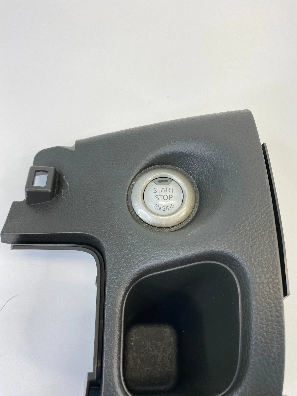 2009-2014 NISSAN CUBE IGNITION START STOP SWITCH BUTTON BEZEL COVER W/ KEY OEM