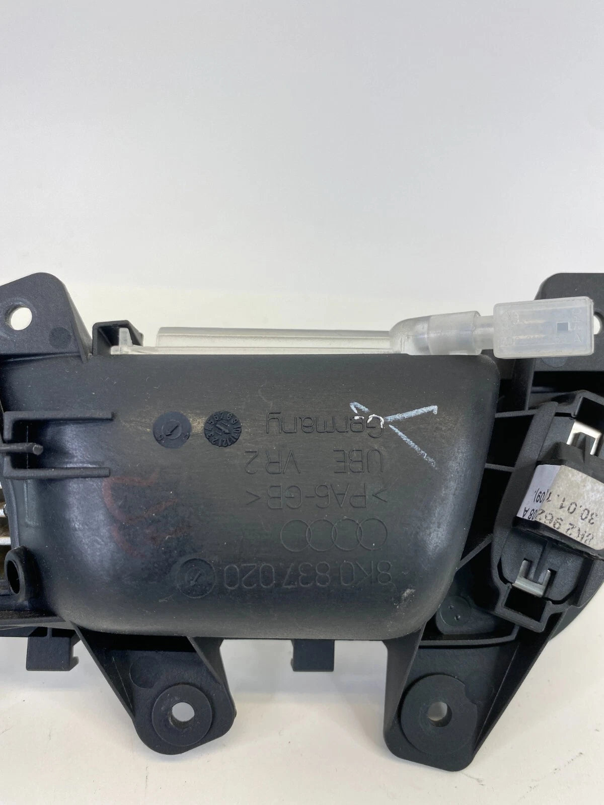 2009-2016 AUDI A4 QUATTRO FRONT RIGHT INTERIOR DOOR HANDLE W/ LOCK SWITCH OEM