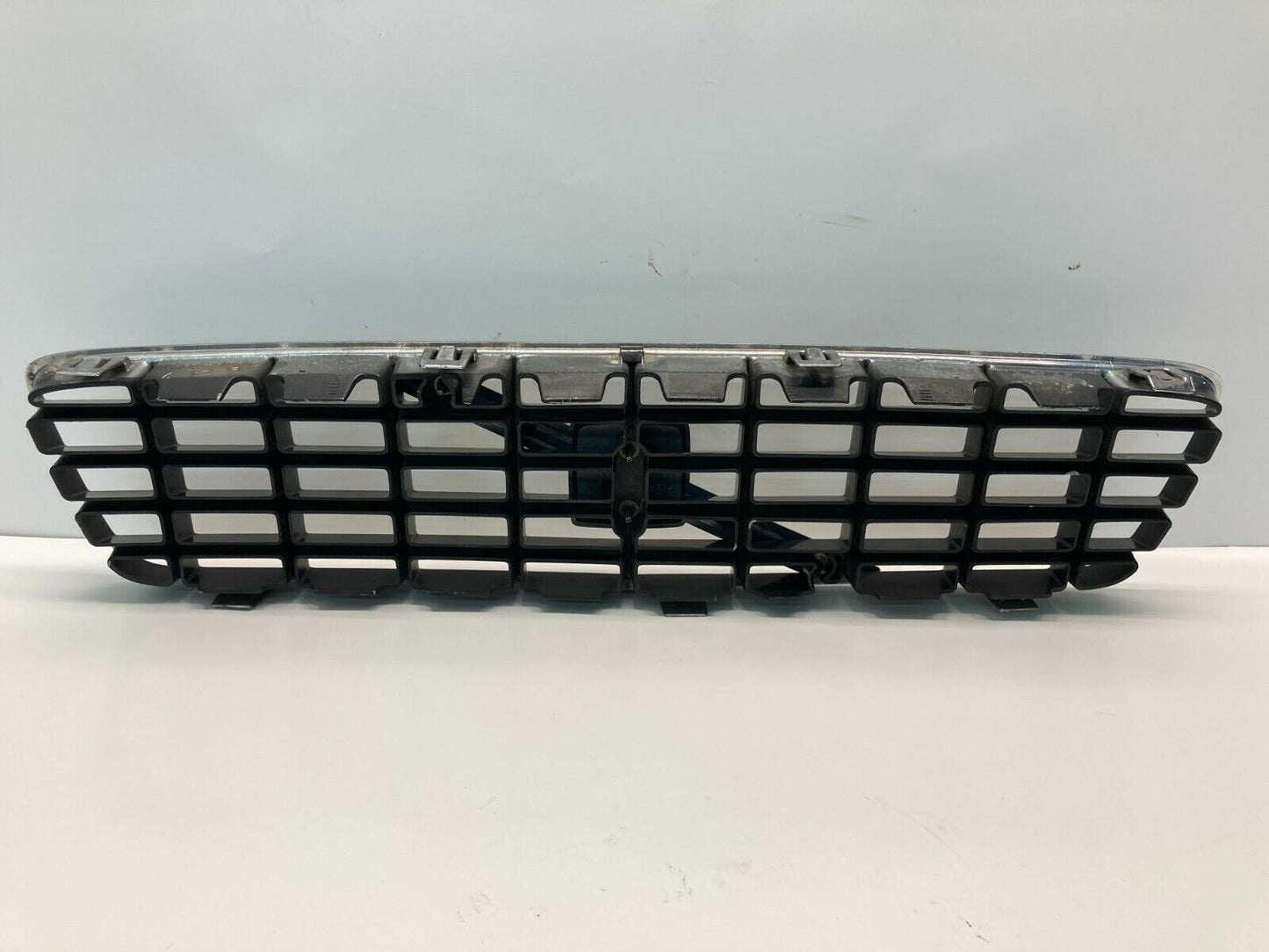 2001 2002 2003 2004 Volvo S60 Sedan Front Upper Grill Grille P/N 9151881 OEM