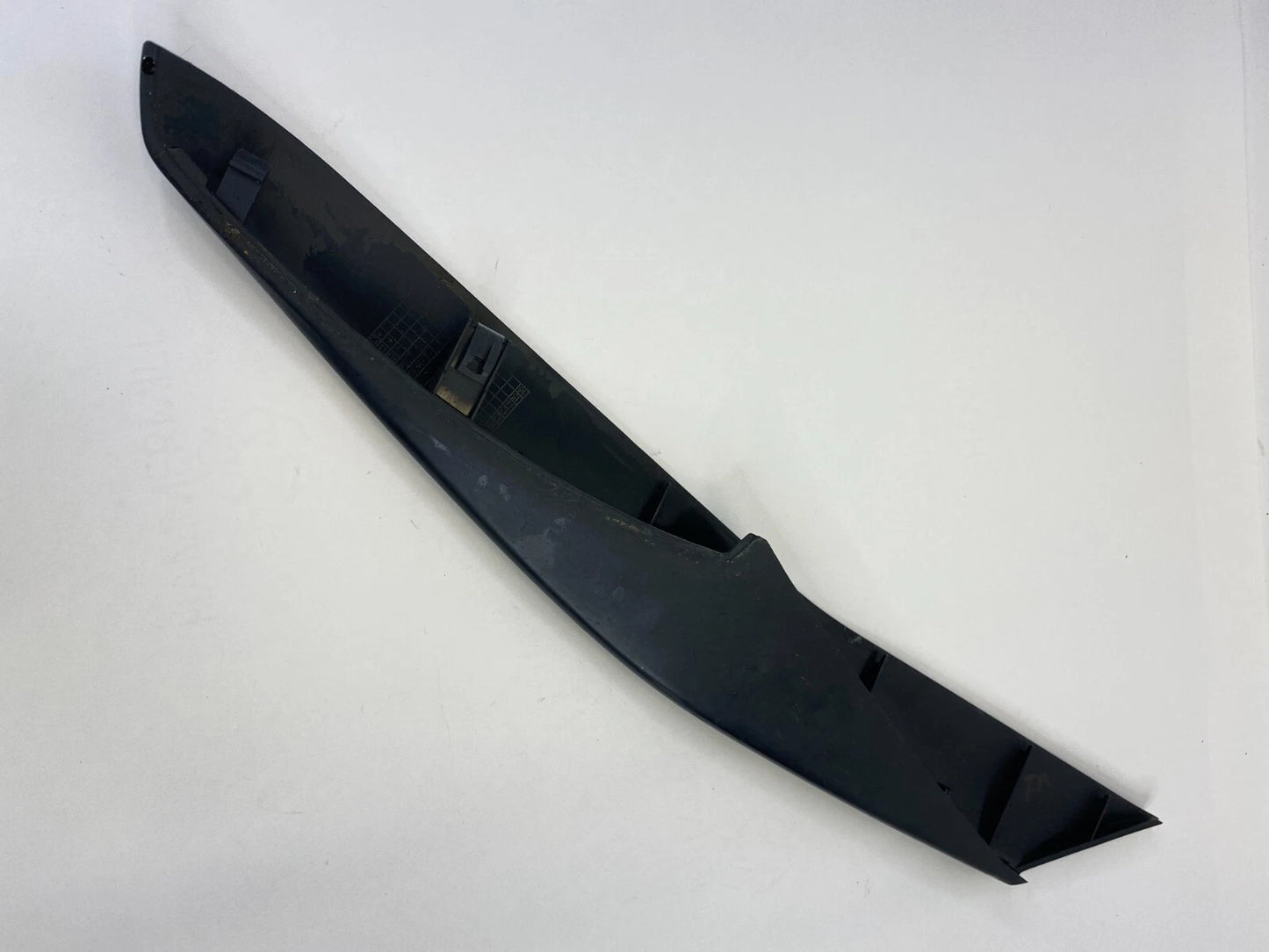 2010-2013 KIA FORTE CENTER CONSOLE RIGHT SIDE BEZEL GARNISH TRIM B27050-35026