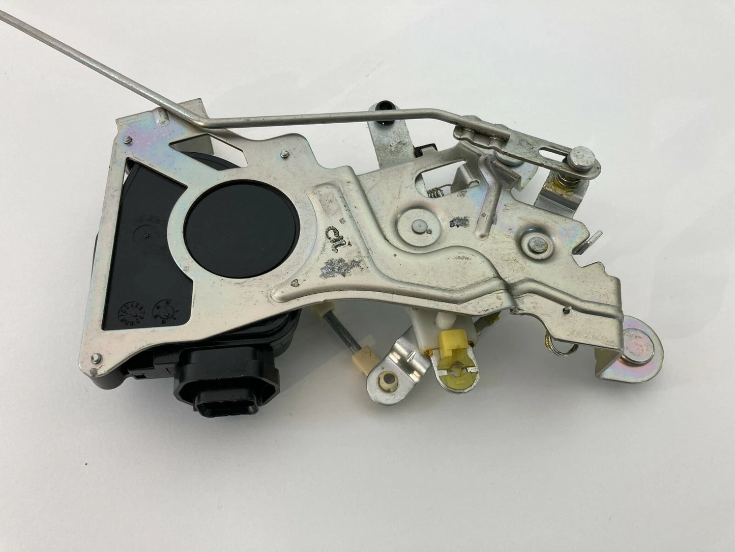 2007 2008 HYUNDAI ENTOURAGE 06-09 KIA SEDONA REAR TAIL GATE BELL CRANK ACTUATOR