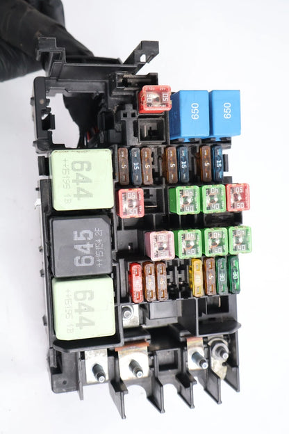 2012-2015 VOLKSWAGEN PASSAT FRONT ENGINE FUSE RELAY JUNCTION MODULE 5C0-937-819L