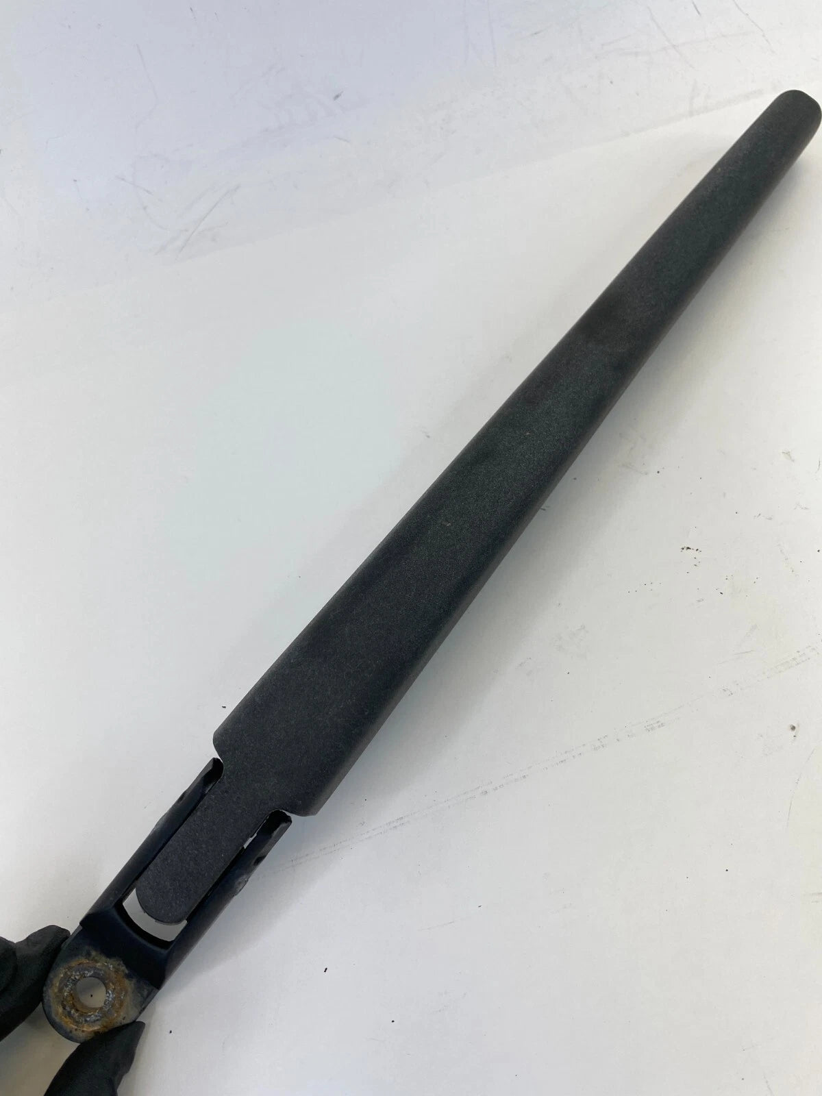 2008-2010 SATURN VUE BACK GATE WINDSHIELD WINDOW WIPER ARM UNIT REAR OEM FACTORY