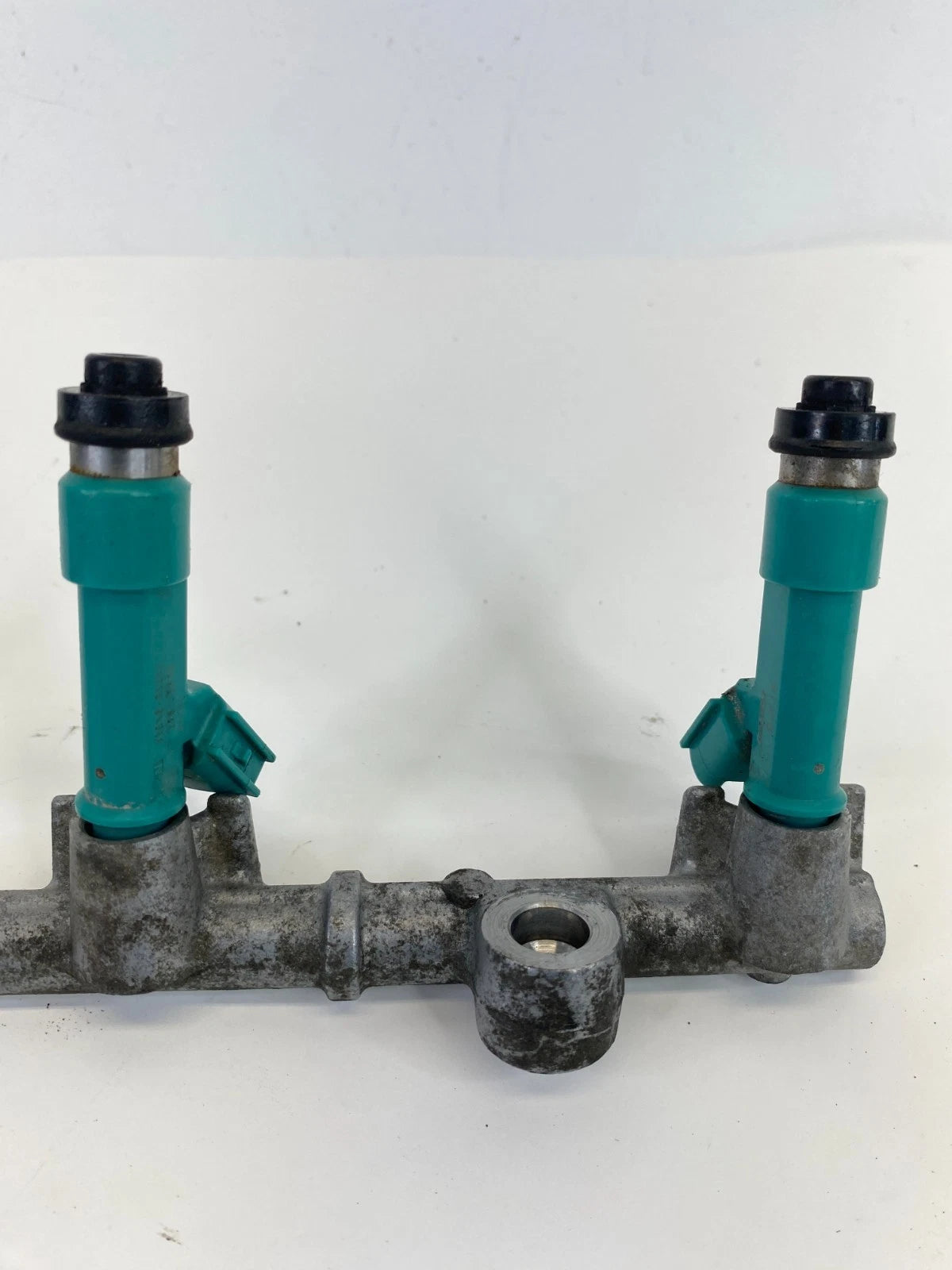 2008-2015 Scion xB Engine Fuel Injection Rail W/ Injectors Assembly OEM