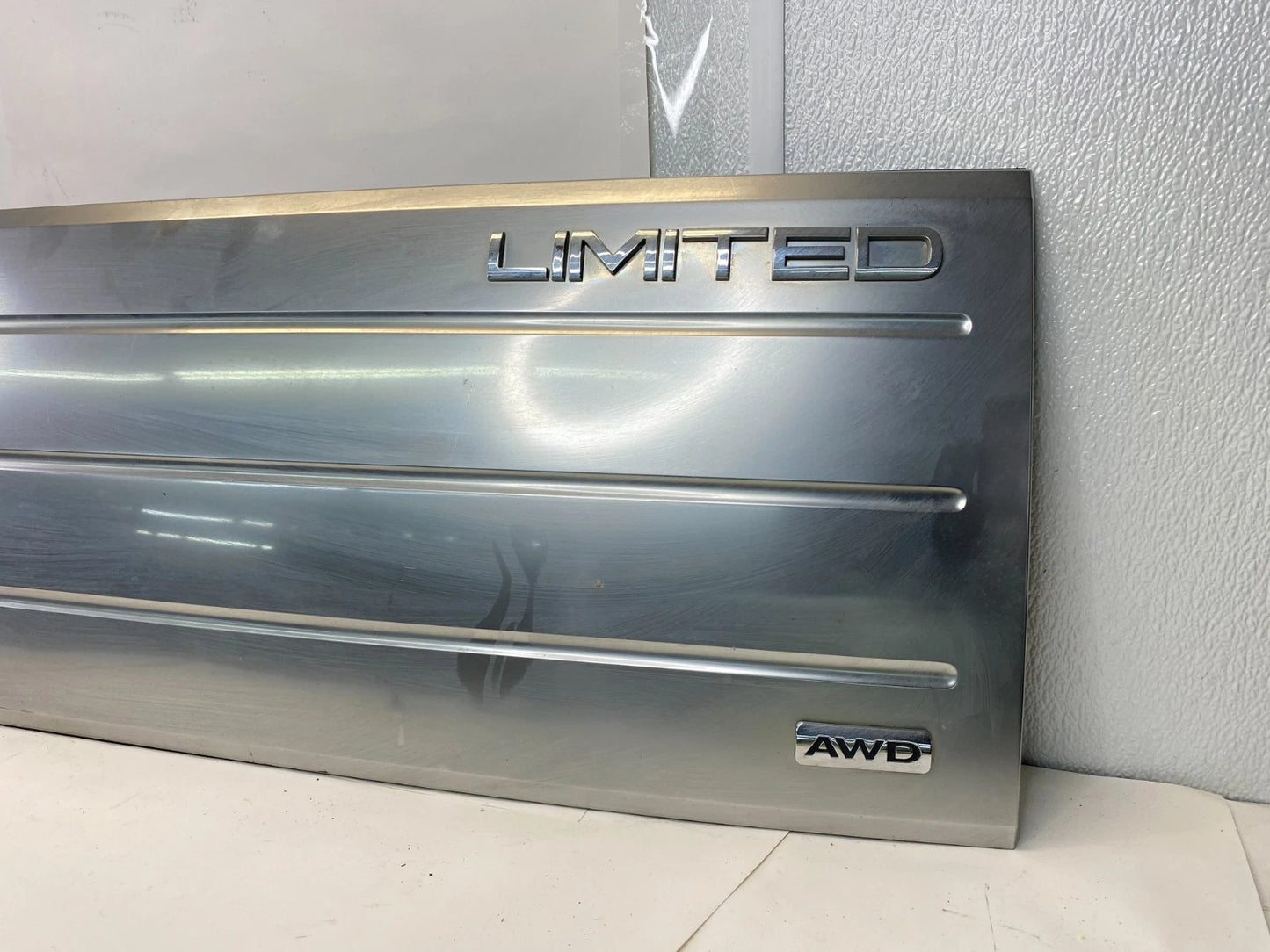 2009-2012 FORD FLEX TRUNK LID HATCH MOLDING TRIM PANEL 8A83-74402A30 OEM