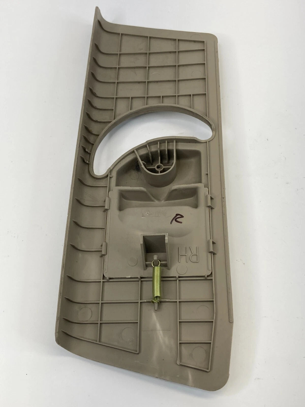 2007-2010 HYUNDAI ELANTRA FRONT RIGHT SIDE SEAT BELT HEIGHT ADJUSTER COVER OEM