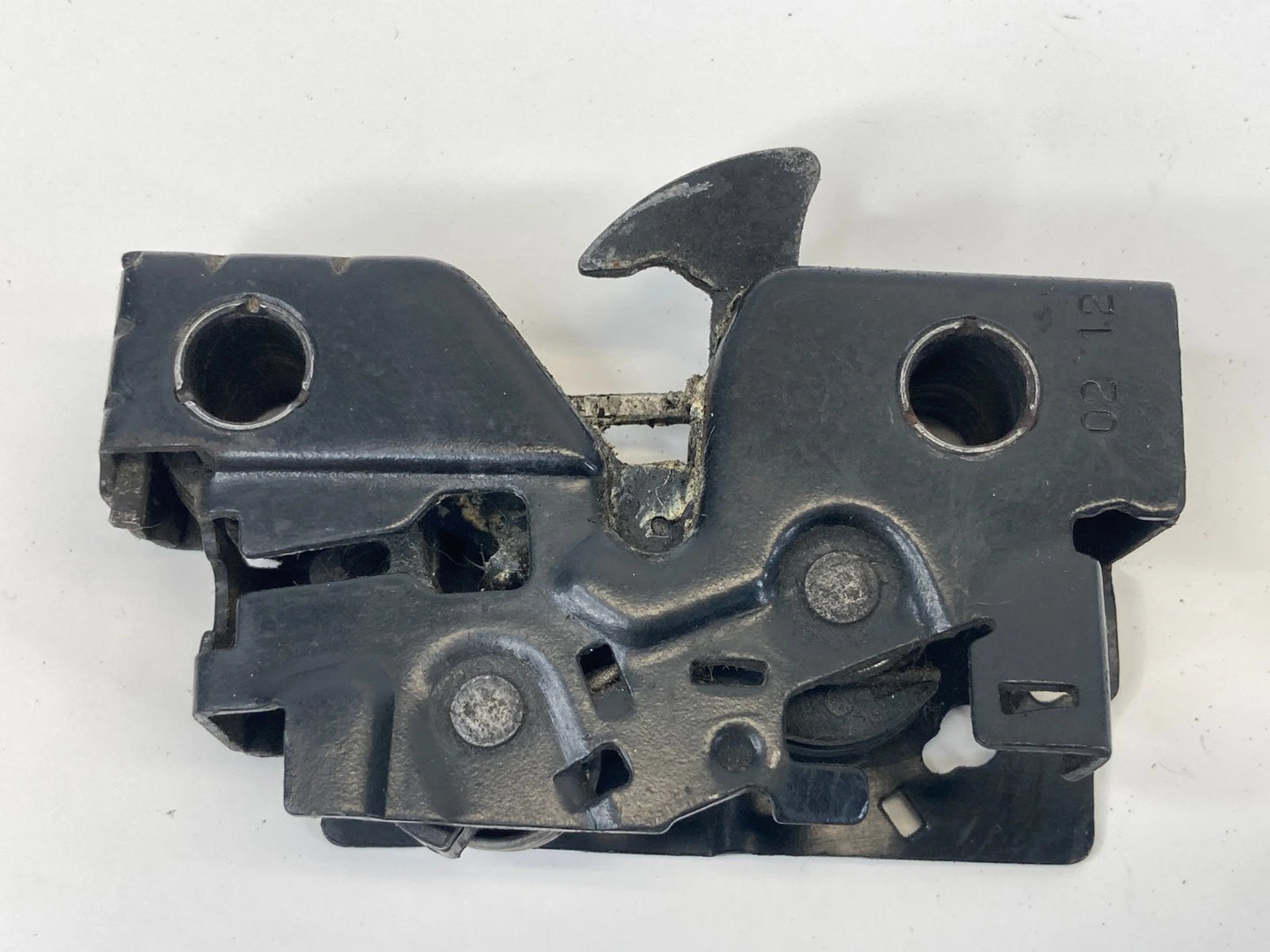 2012-2015 VOLKSWAGEN PASSAT FRONT HOOD LOCK LATCH RELEASE ASSEMBLY OEM