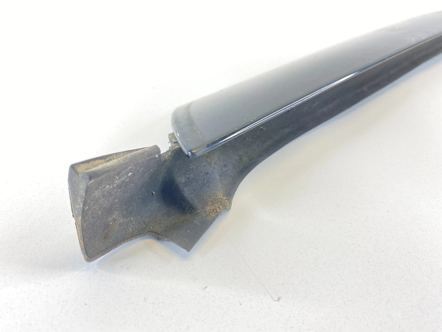 04-08 CHRYSLER CROSSFIRE FRONT RIGHT SIDE WINDSHIELD PILLAR MOLDING A1936900262