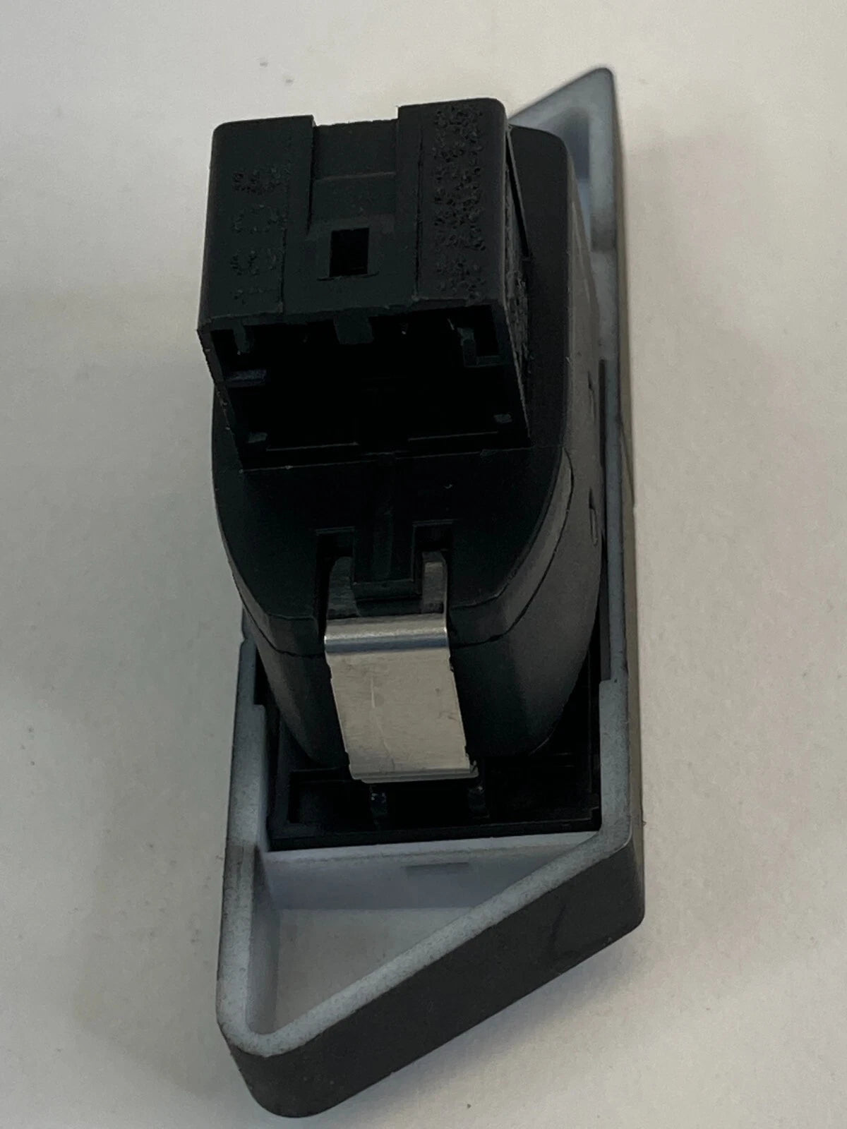 05-11 AUDI A6 QUATTRO FRONT RIGHT PASSENGER SIDE DOOR LOCK / UNLOCK SWITCH OEM