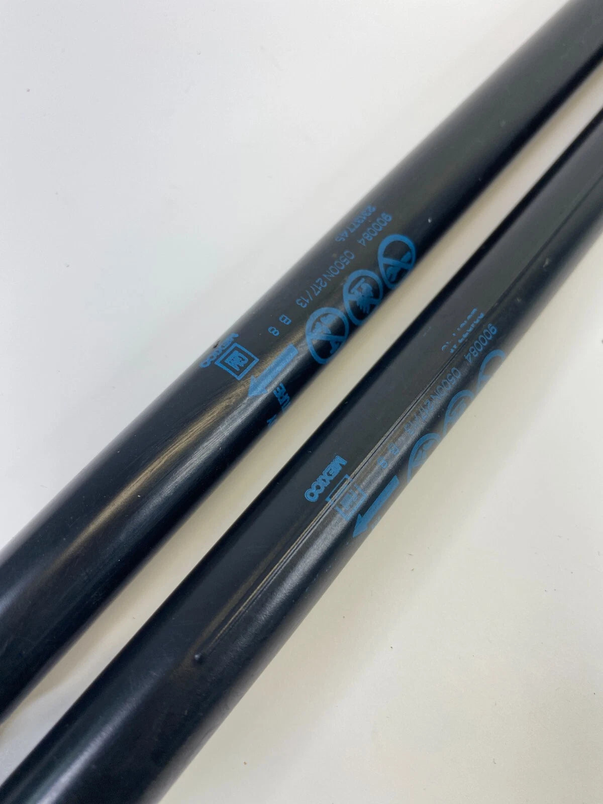 12-15 CHEVROLET CAPTIVA SPORT TRUNK LIFTGATE LIFT SUPPORT SHOCK STRUT PAIR SET