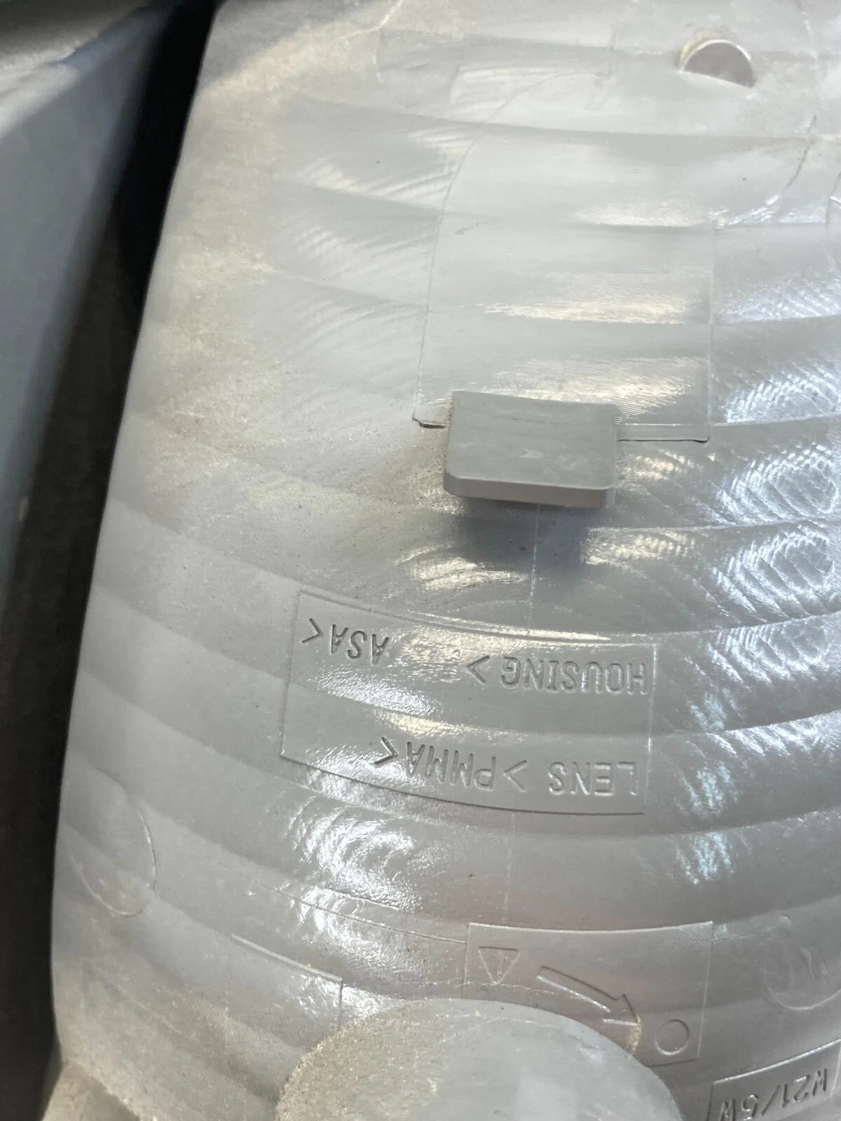 2008-2013 NISSAN ROGUE REAR RIGHT PASSENGER OUTER TAIL LIGHT LAMP OEM
