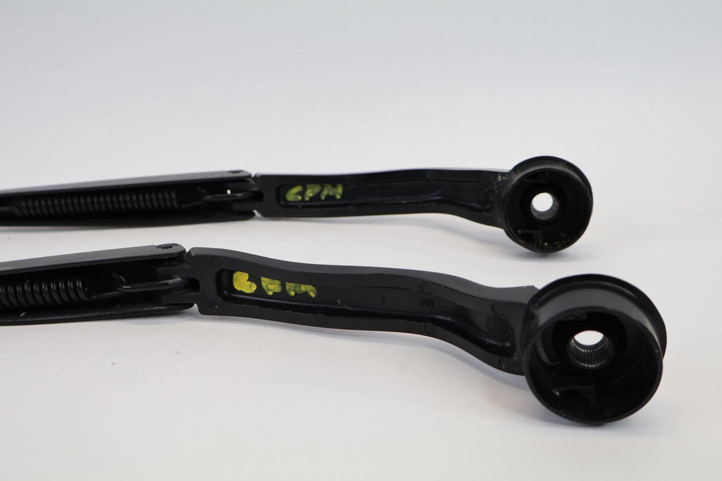2013-2019 FORD ESCAPE FRONT WINDSHIELD WIPER ARM LEFT & RIGHT CJ54-17C495-AE OEM