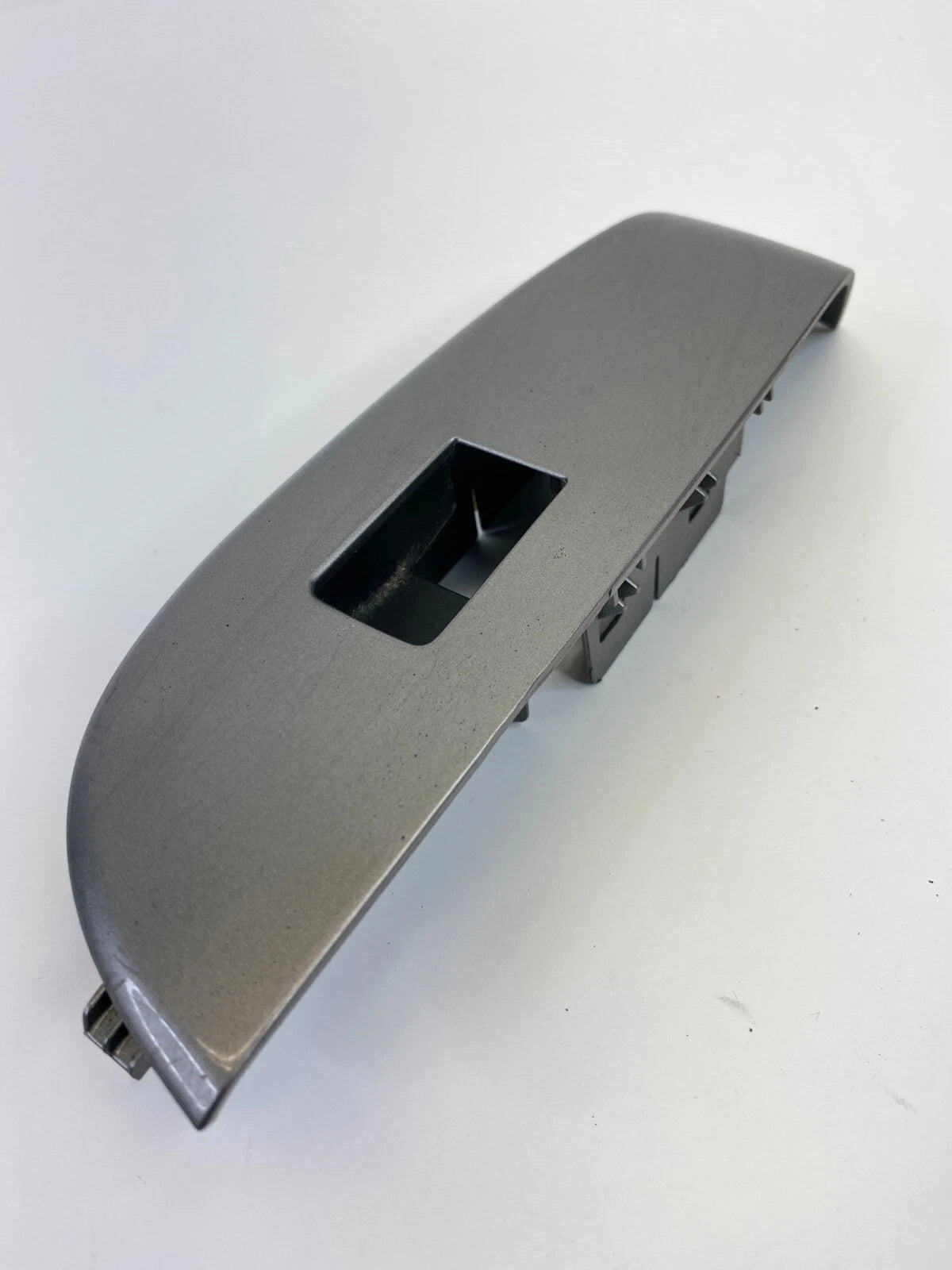 2013-2015 CHEVROLET MALIBU REAR LEFT DOOR WINDOW SWITCH BEZEL COVER TRIM OEM