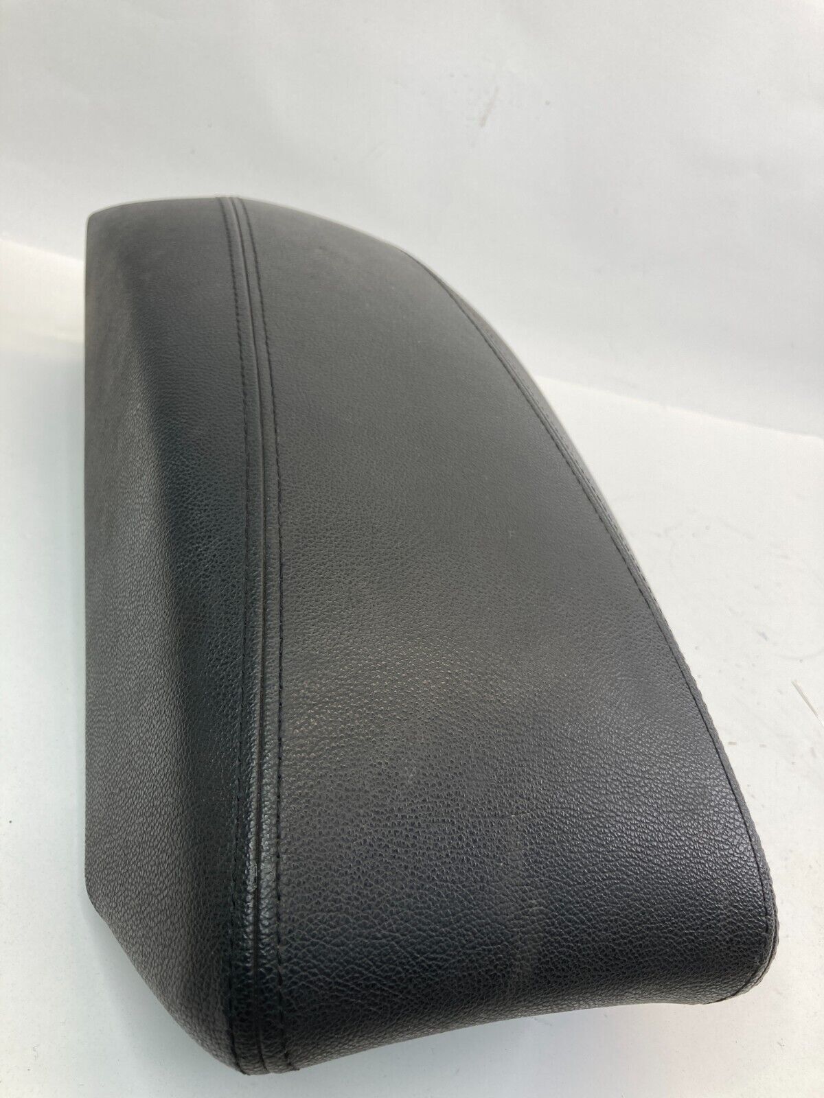 11-15 Hyundai Sonata Auto Trans Center Console Arm Rest Armrest Lid 84660-3S000