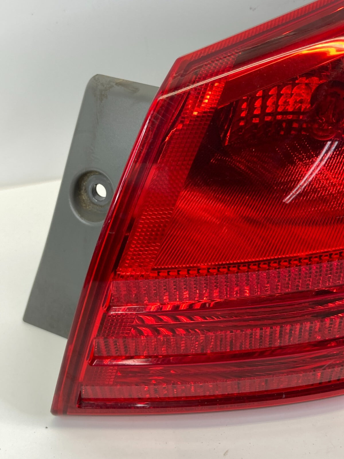 2008-2013 Nissan Rogue Right Passenger Outer Tail Light Lamp Taillight Taillamp