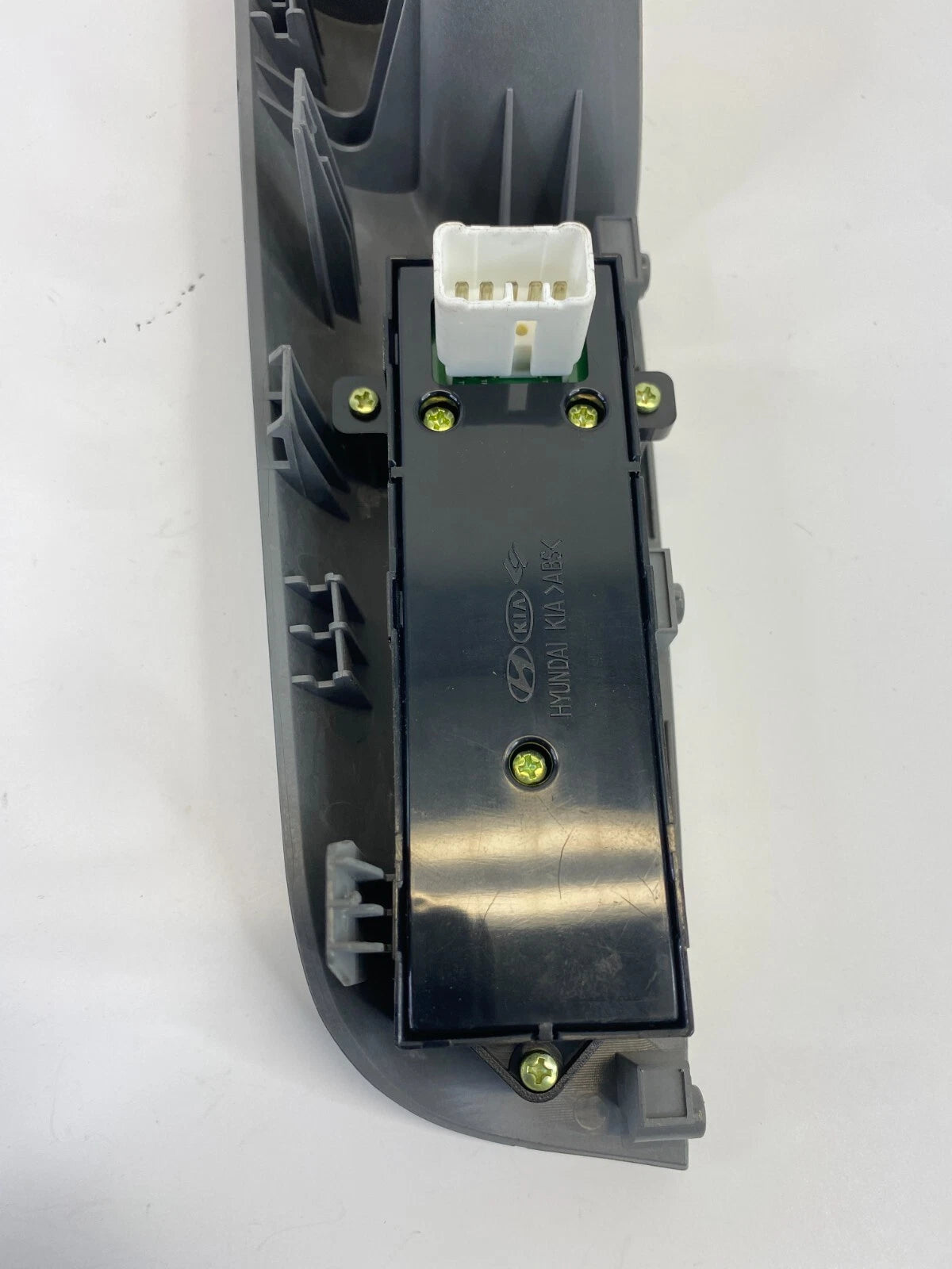 2009 2010 2011 KIA BORREGO REAR RIGHT DOOR PASSENGER WINDOW SWITCH W/ BEZEL OEM