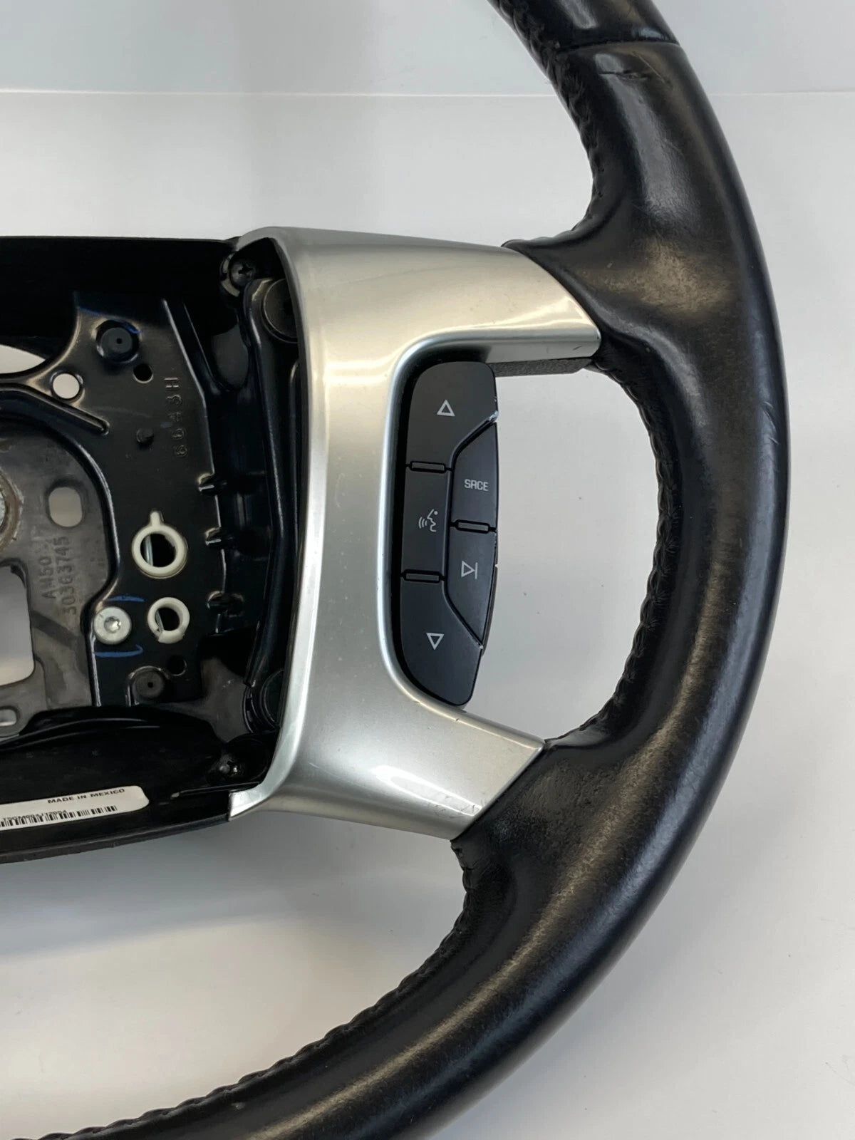 2007 2008 2009 SUZUKI XL-7 XL7 STEERING WHEEL W/ CRUISE & AUDIO CONTROL SWITCH