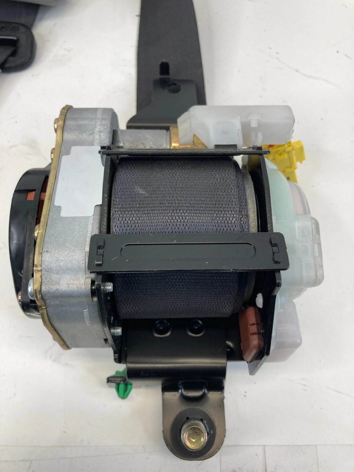 2002-2006 HONDA CR-V CRV REAR RIGHT SIDE SEAT BELT RETRACTOR TK-AF6-J1053 OEM