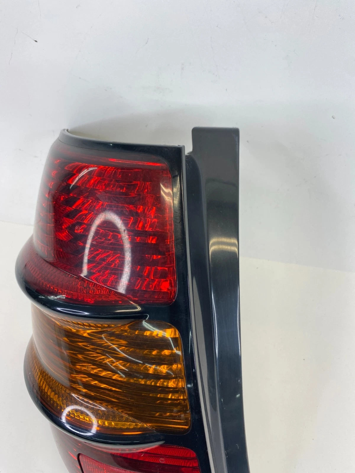 2003-2008 Pontiac Vibe Rear Left Driver Tail Light Taillight Taillamp OEM