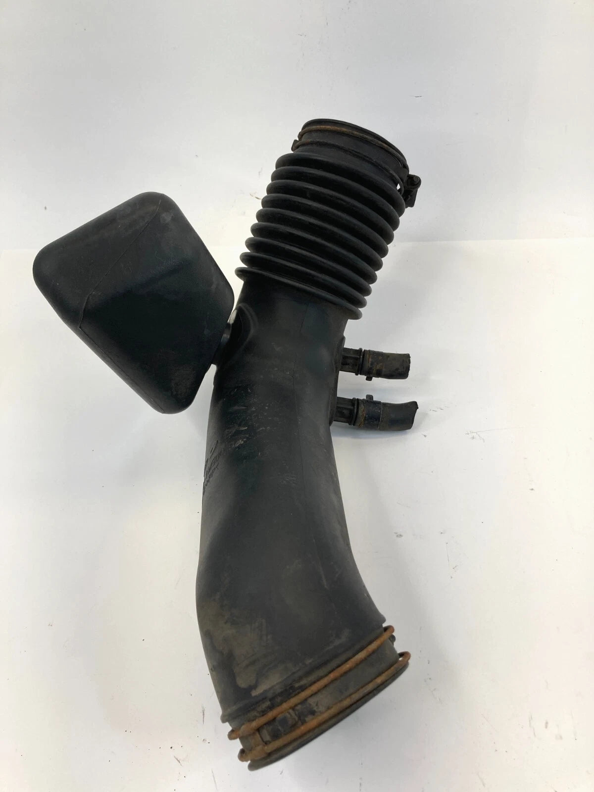 2010-2013 KIA FORTE 2.0L AIR INTAKE DUCT HOSE FRONT W/ RESONATOR OEM 28192-1M400