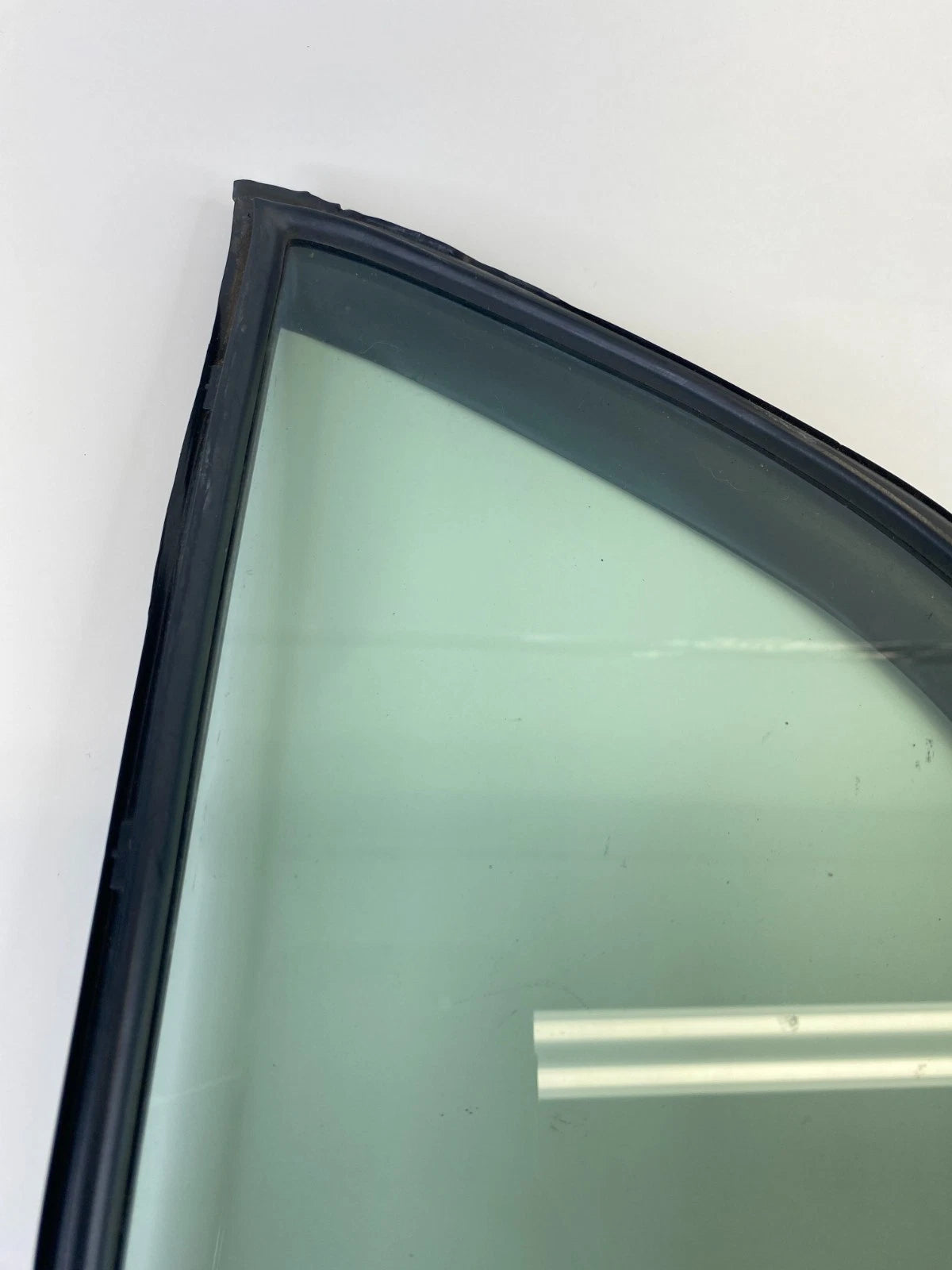 2002 2003 Lexus ES300 Rear Left Door Quarter Vent Window Glass 68189-33030 OEM